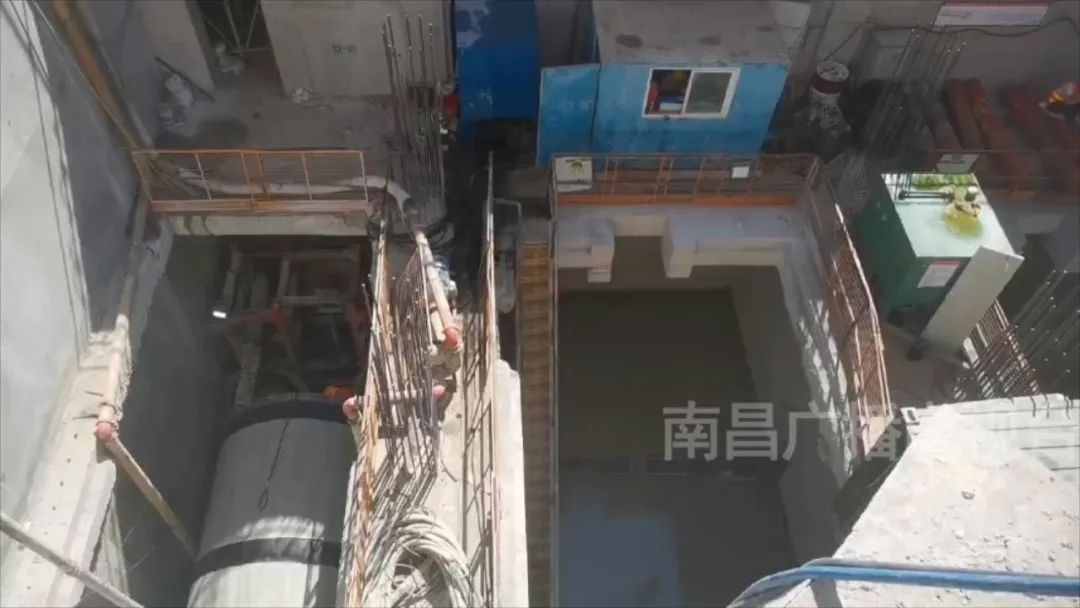 国庆假期不歇工 丹霞大道节点性工程稳步推进_庄闲游戏