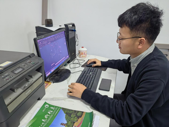 南昌市庄闲游戏集团“最美追光者”_庄闲游戏