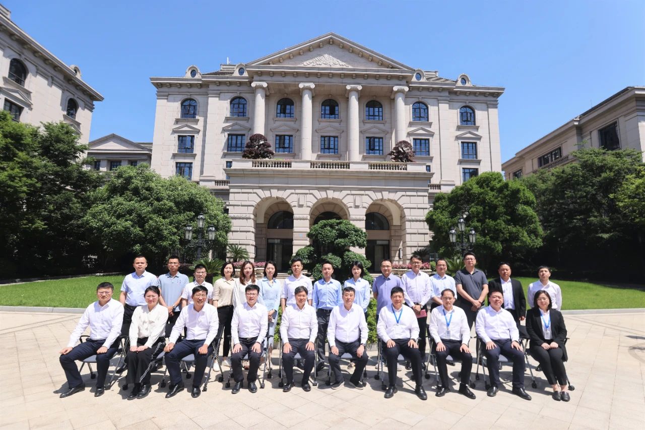 集团第一批参训职员赴中建八局总承包公司开展岗位实训运动_庄闲游戏